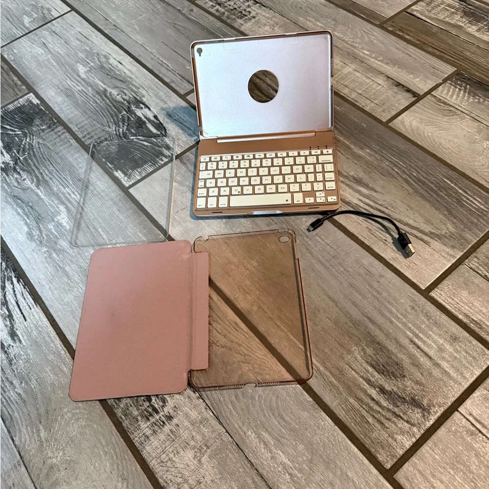 Rose Gold IPad 4 mini Keyboard Case